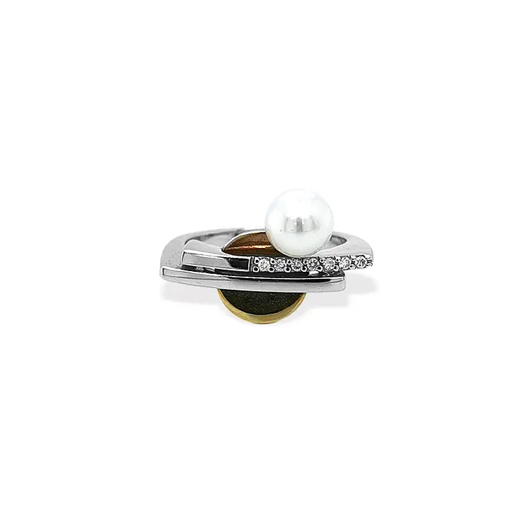 Gold Ring with Natural Pearl and Diamonds