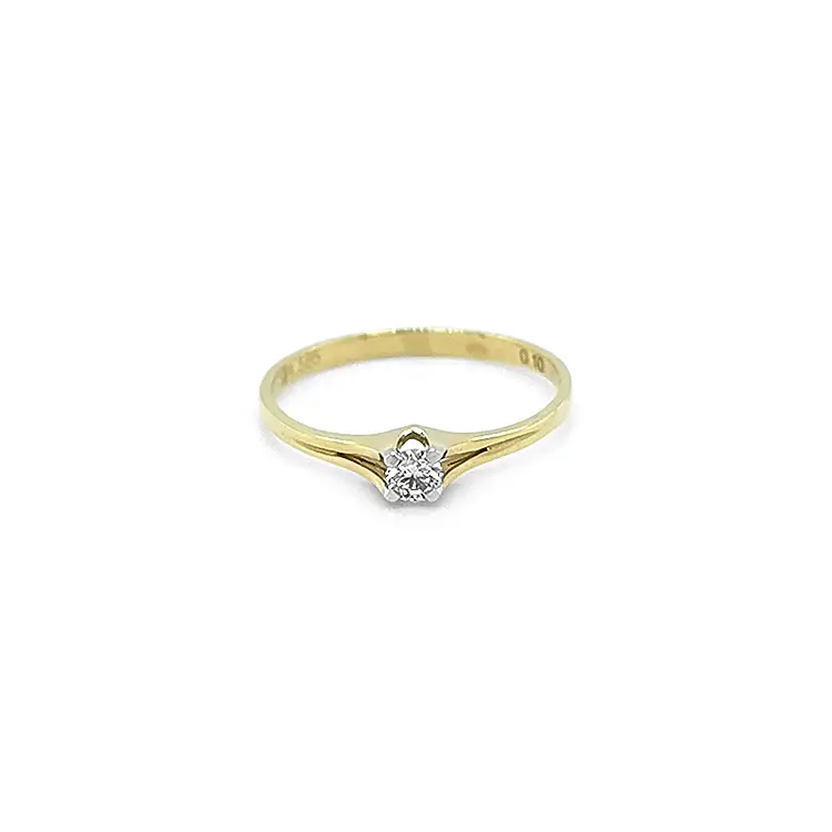 Gold Engagement Ring with Diamond