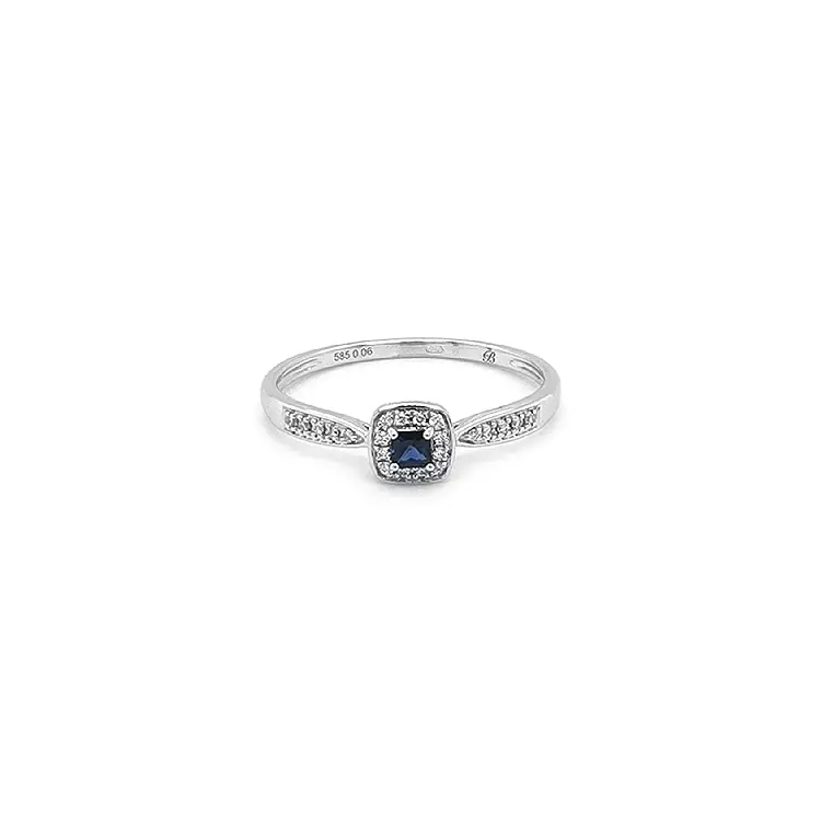 Gold ring with sapphire and diamonds