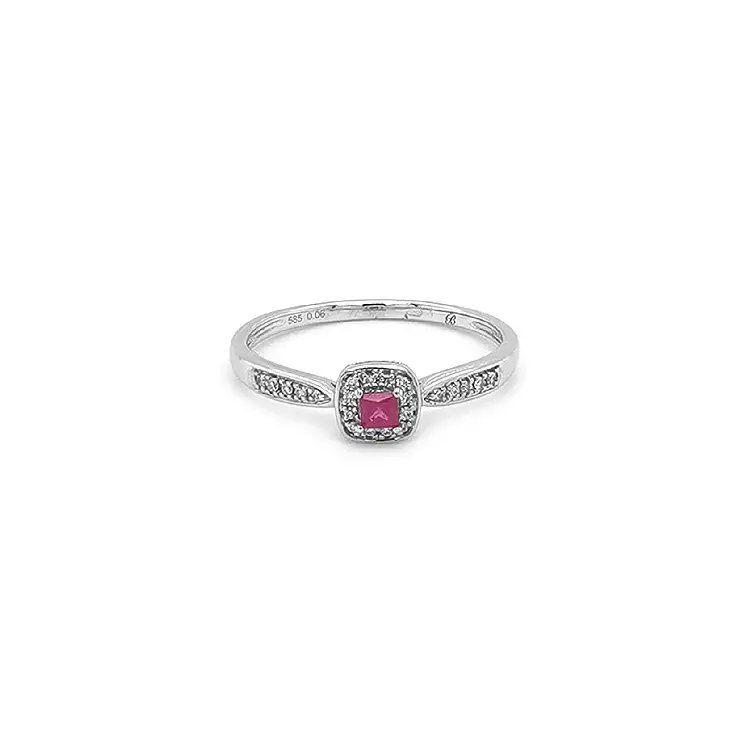 Ruby ring with white gold diamonds
