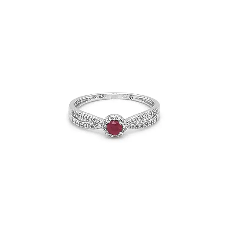 Ruby prtsen with white gold diamonds