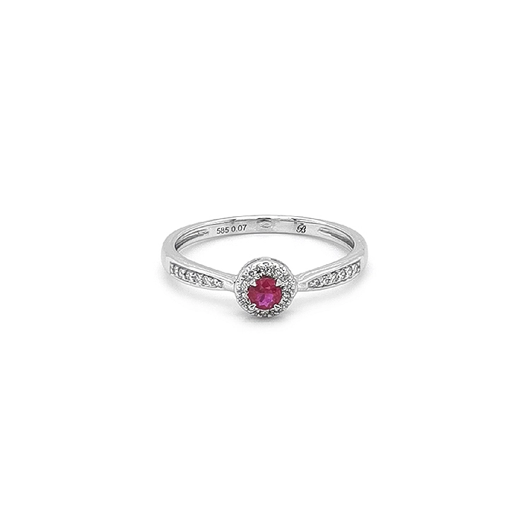 Ruby ring with white gold diamonds