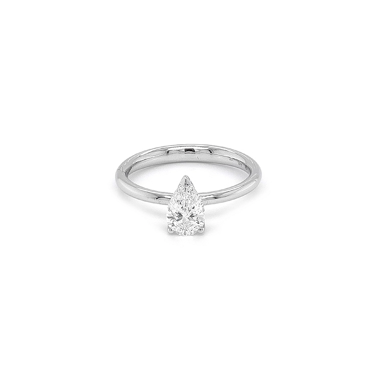 Gold engagement ring with diamond