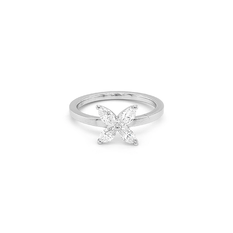 Gold ring with diamonds