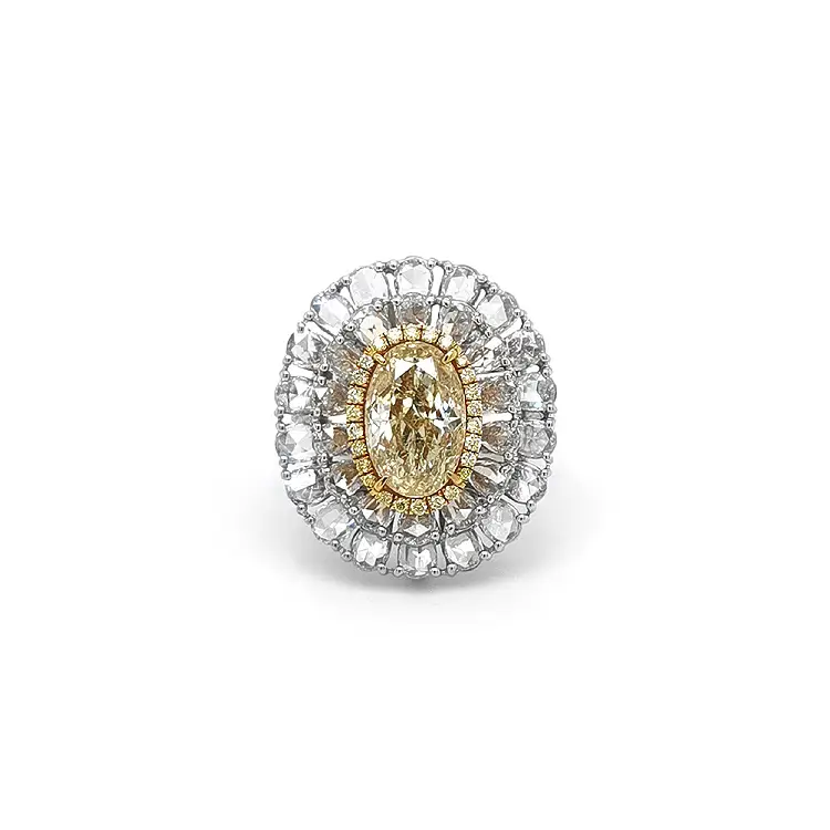 Gold Ring with Fancy Yellow Diamat