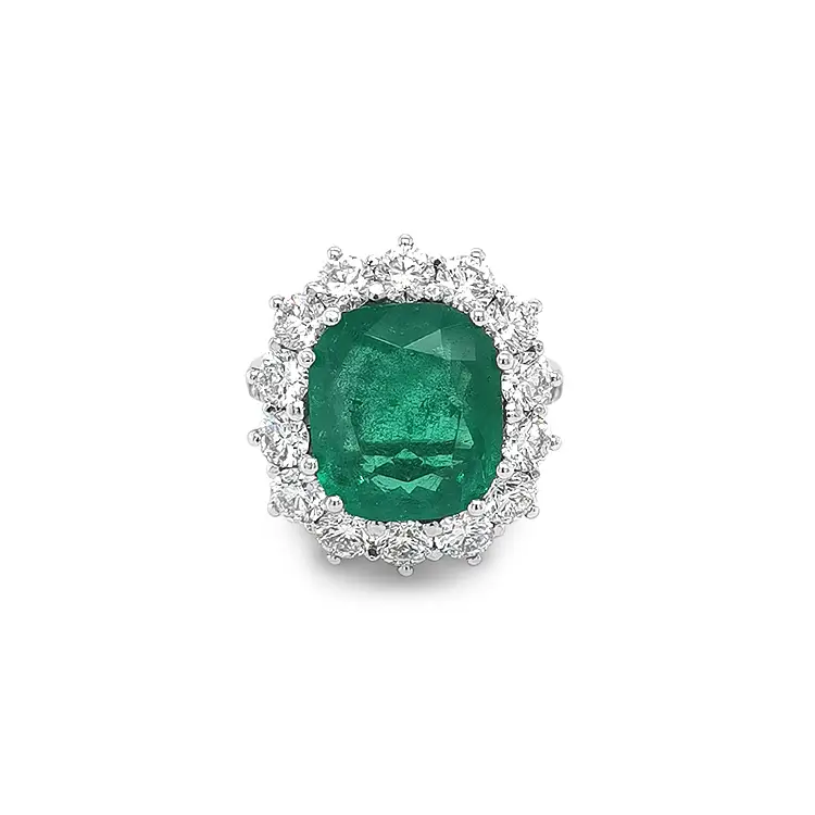 Gold Ring with Emerald and Diamonds