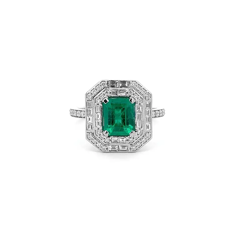 Gold Ring with Emerald and Diamonds