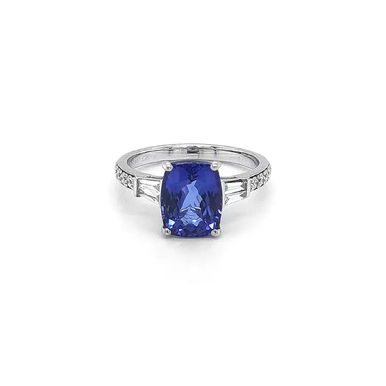Gold Ring with Tanzanite and Diamonds
