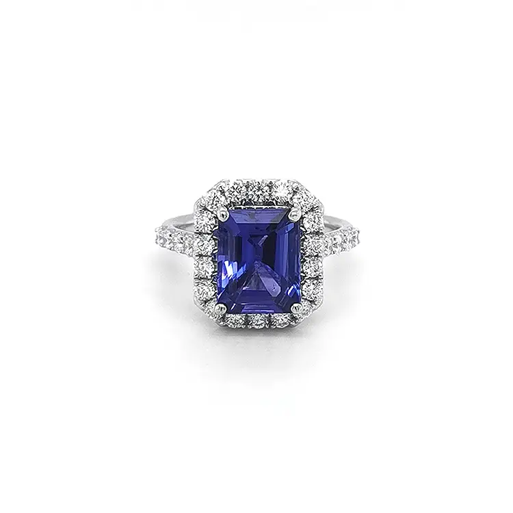 Gold Ring with Tanzanite and Diamonds