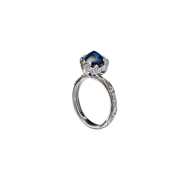 Gold Ring Carrera y Carrera Lia