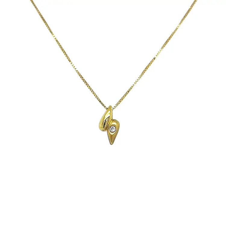 Gold Pendant with Diamond