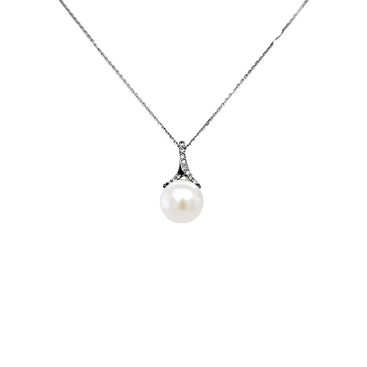 Gold Pendant with Natural Pearl and Diamonds