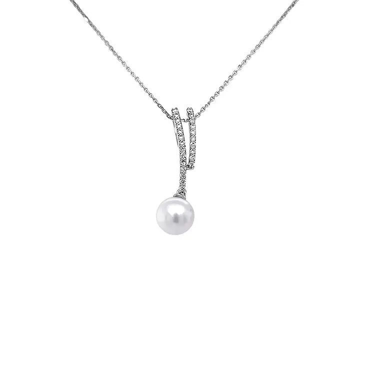 Gold Pendant with Natural Pearl and Diamonds