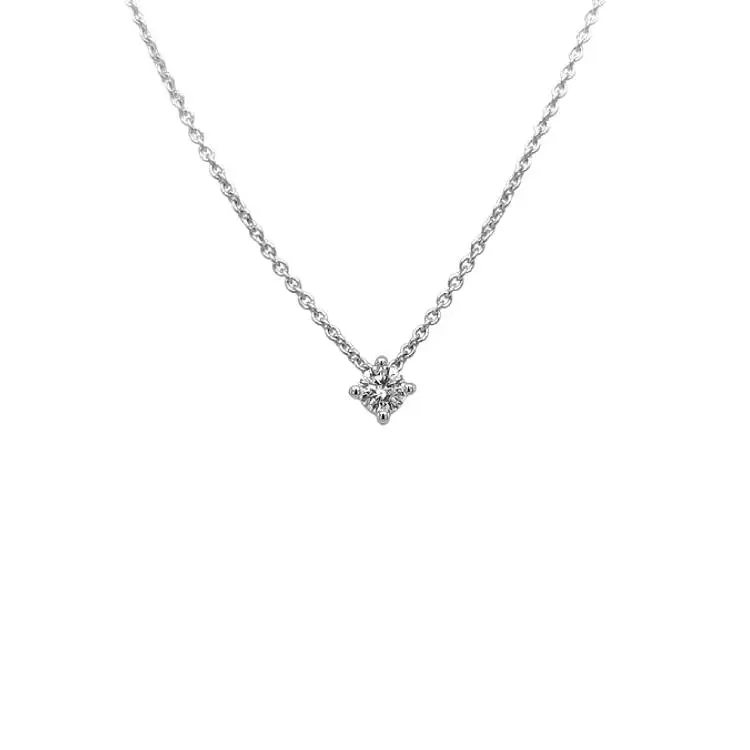 Gold pendant with diamond