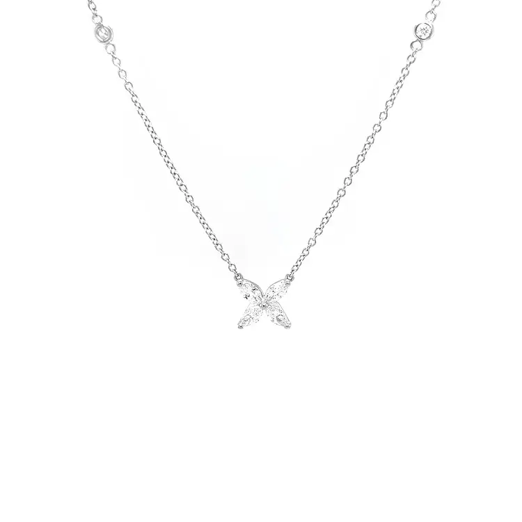 Gold pendant with diamonds