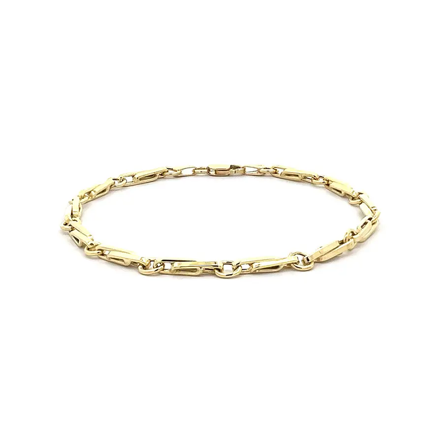 Gold Bracelet with Elegant Chain Design