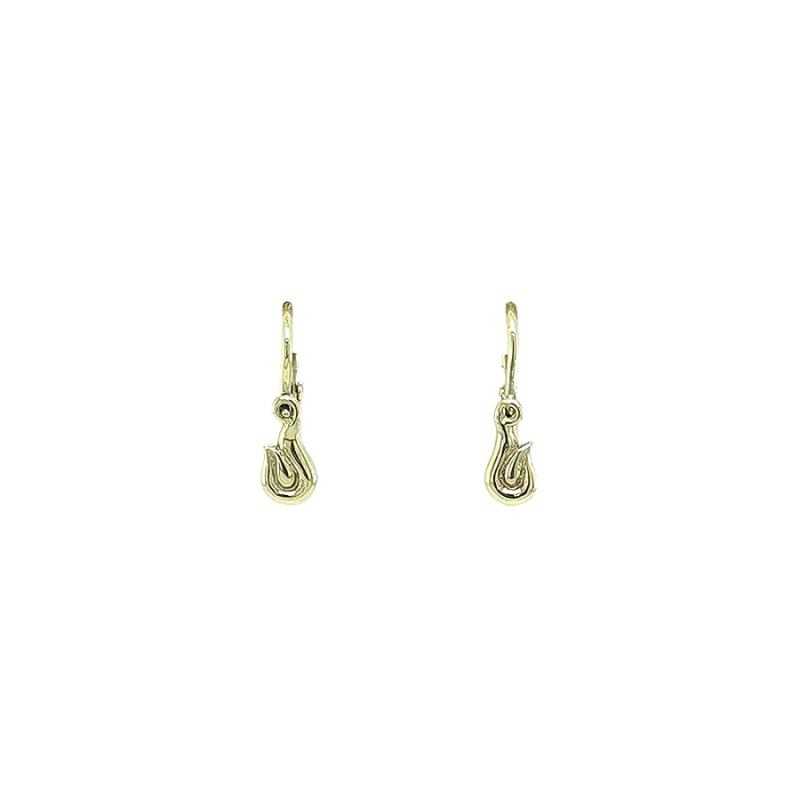 Elegant Gold Earrings with Timeless Design