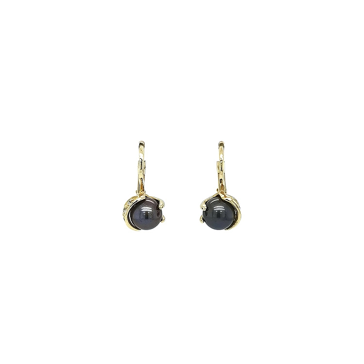 Gold Earrings with Black Pearl