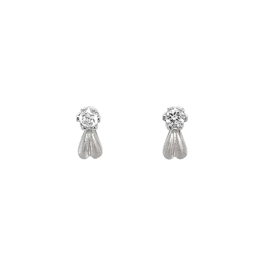 Elegant White Gold Earrings with Minimalist Design
