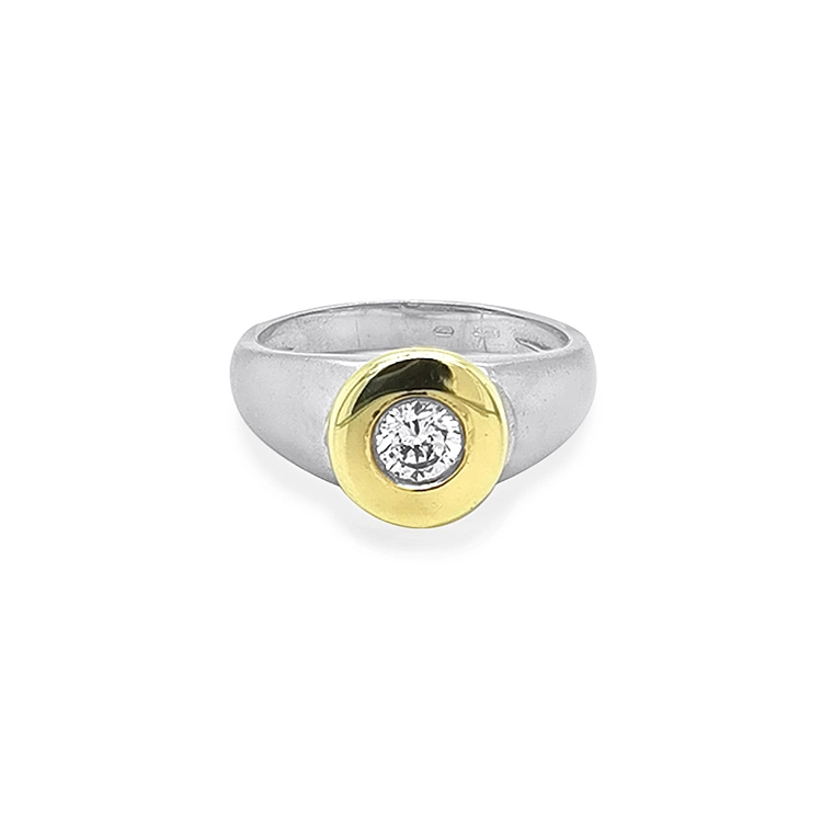 Gold Ring with Zircon