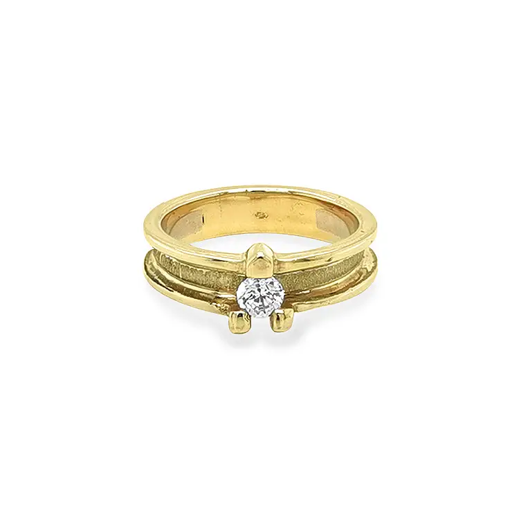 Gold Ring with Zircon