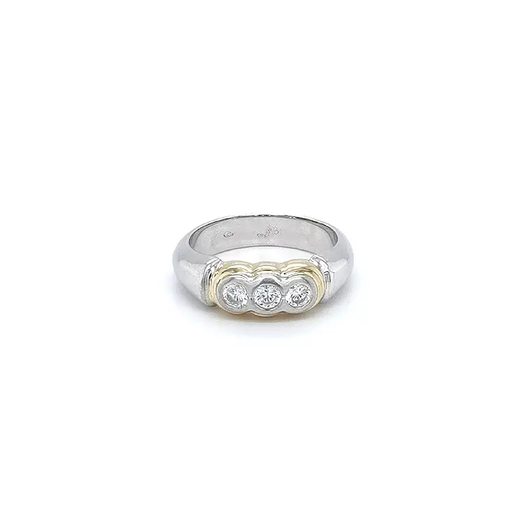 Ring with Zirconias in Gold Combination
