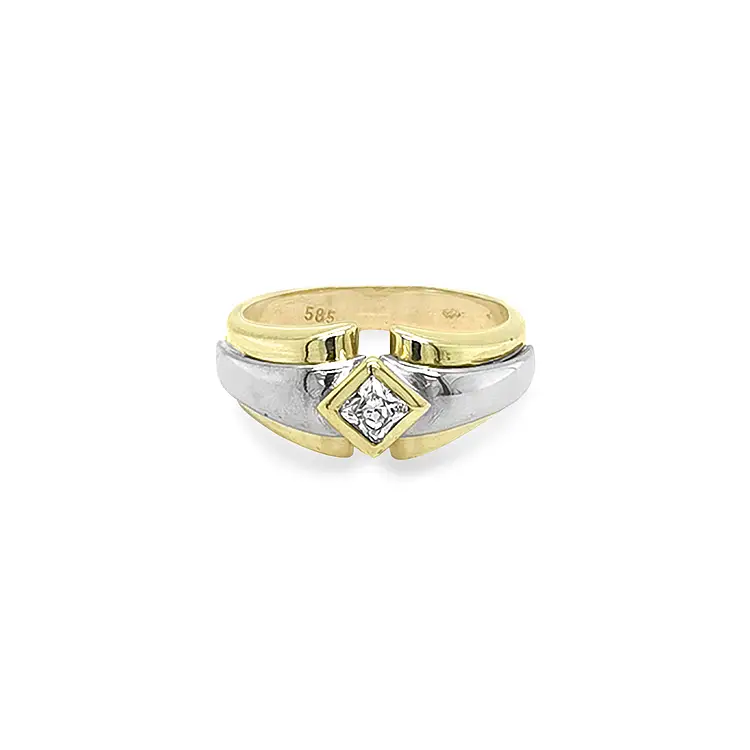 Gold Ring with Zircon made of Combined Gold