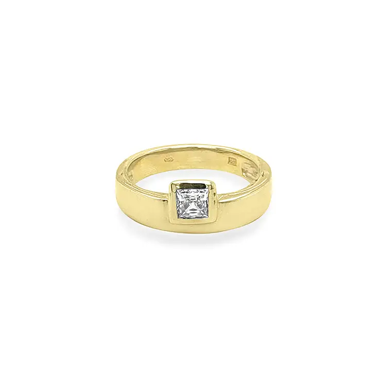 Gold Ring with Zircon