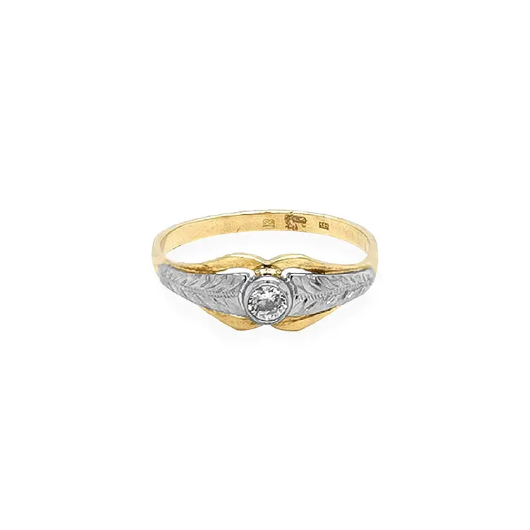 Gold Ring with Zircon made of Combined Gold