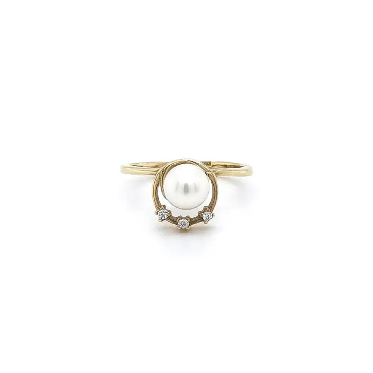 Gold Ring with Pearl and Zircones
