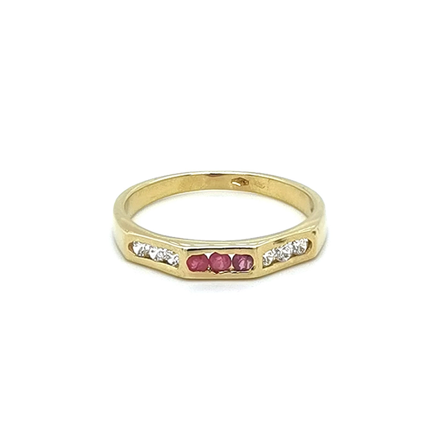 Gold Ring with Zircons