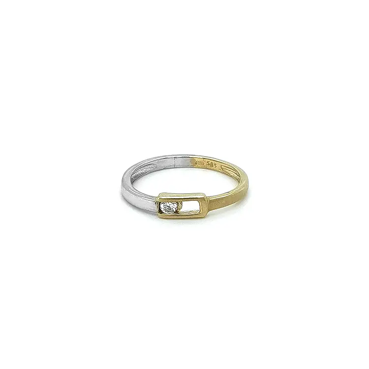 Ring with Zircon made of Combination Gold