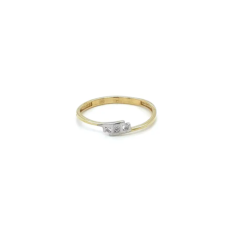 Ring with Zirconias in Gold Combination