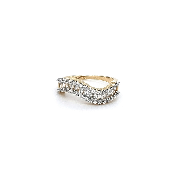 Gold Ring with Zircons