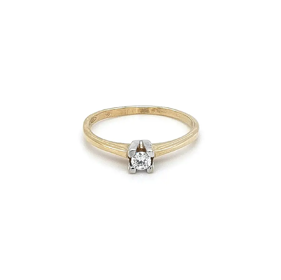 Engagement Ring with Zircon made of Combined Gold
