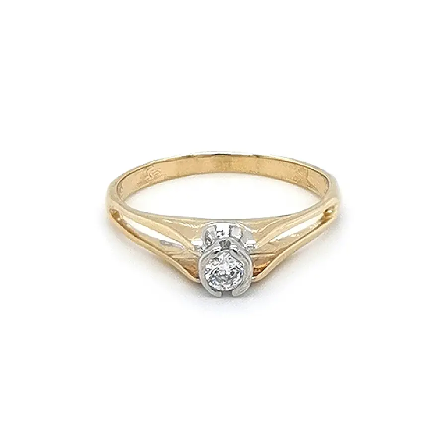 Engagement Ring with Zircon made of Combined Gold