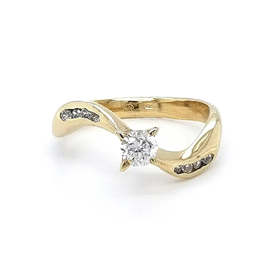 Gold Engagement Ring with Zircones