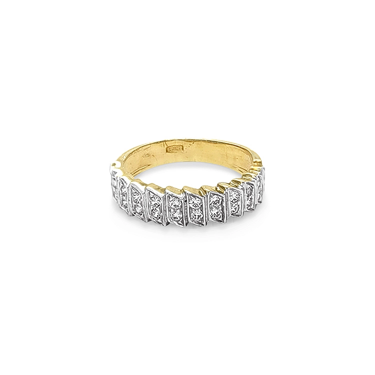 Gold Ring with Zircones made of Combined Gold