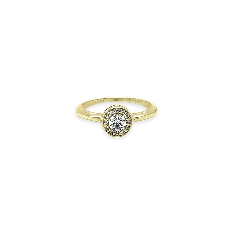 Gold ring with cubic zirconia