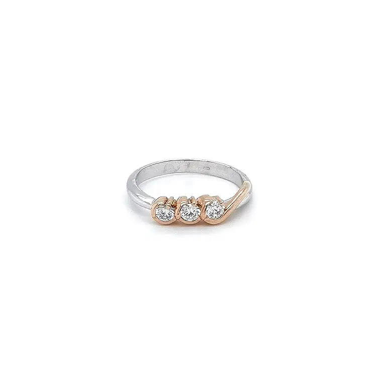 Ring with Zirconias in Gold Combination
