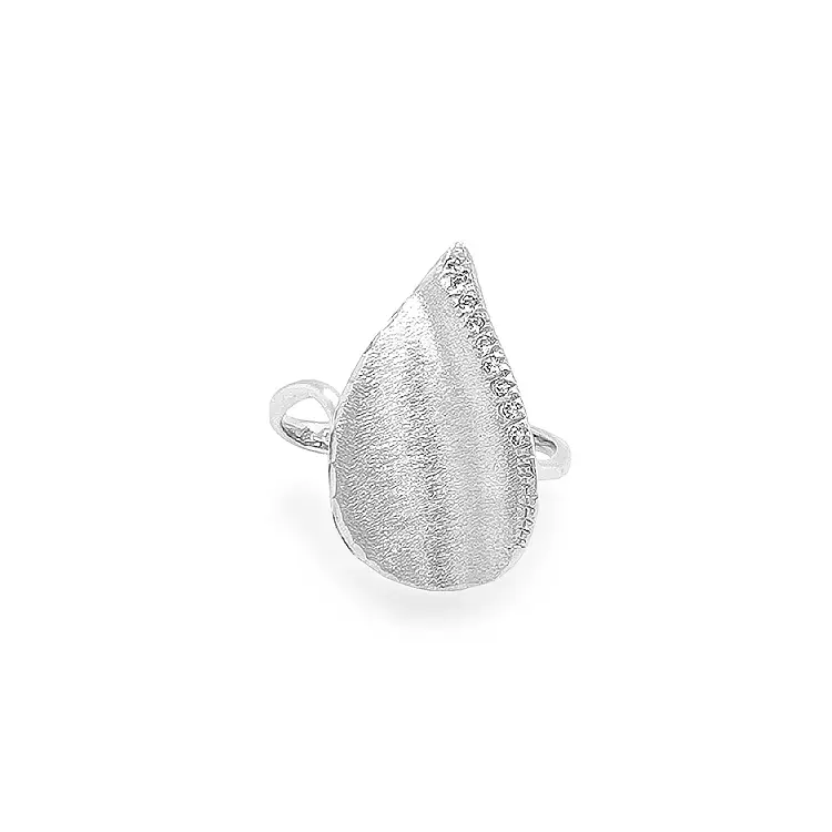 Gold Ring with Zircons