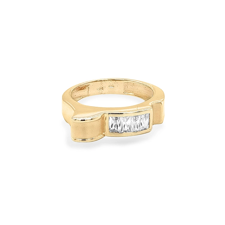 Gold Ring with Zircons