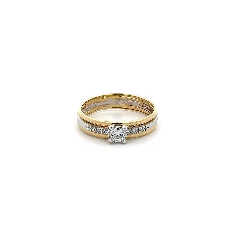 Ring with Zirconias in Gold Combination