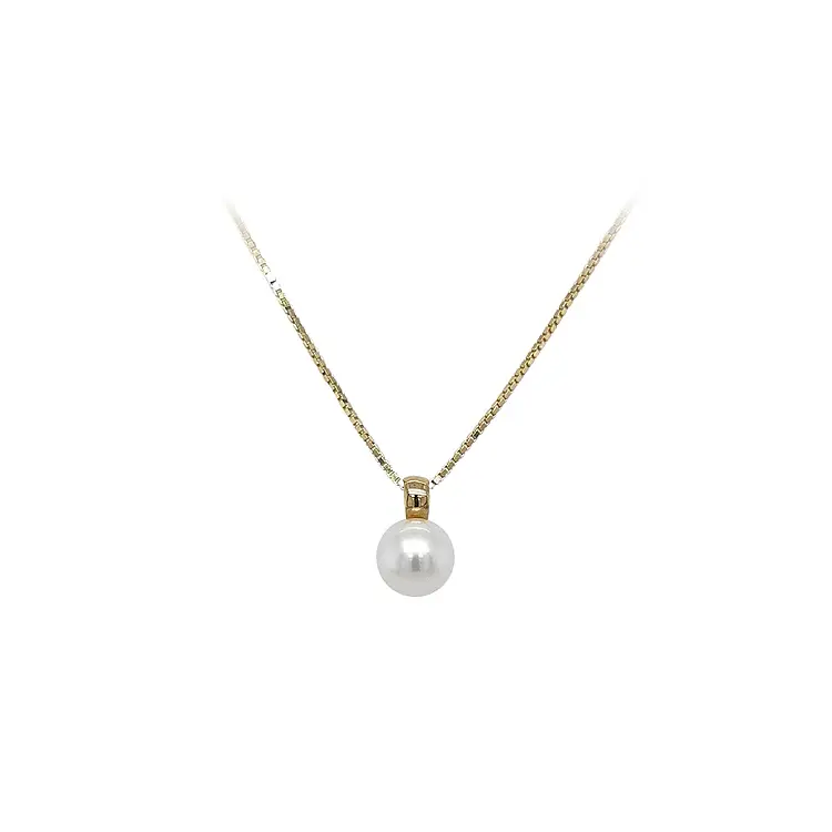Gold Pendant with Pearl