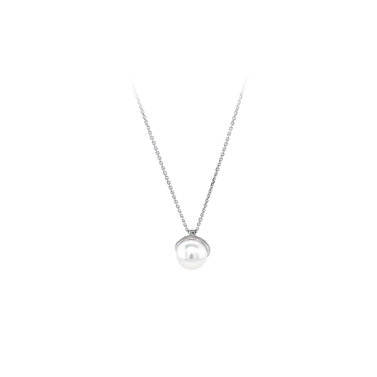 Necklace with White Pearl