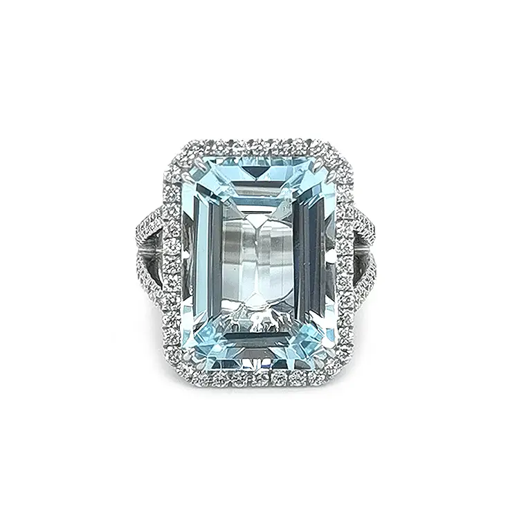 Gold Ring with Aquamarine and Diamonds