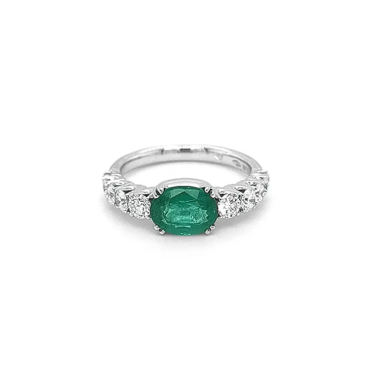 Gold Ring with Emerald and Diamonds