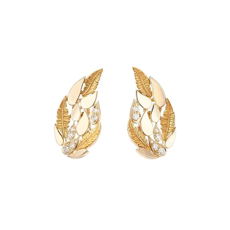 Gold Earrings with Diamonds Carrera y Carrera