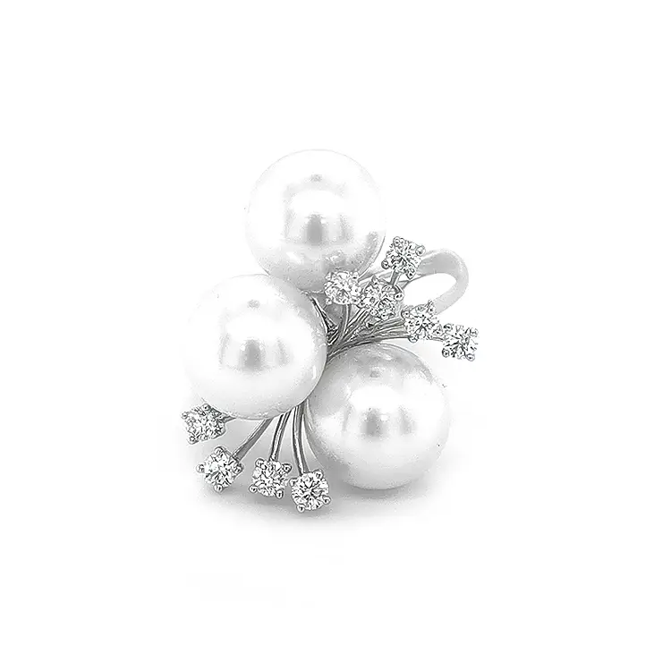 Gold Ring with pearls and diamonds