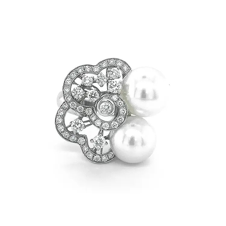 Gold Ring with Natural Pearls and Diamonds